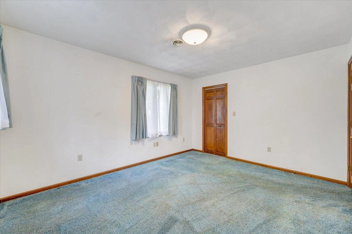 75 Round Hill RD - Photo 24