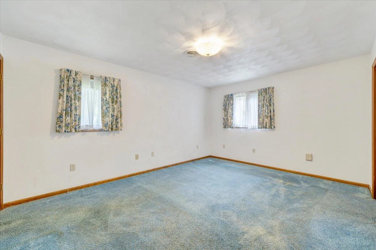 75 Round Hill RD - Photo 25