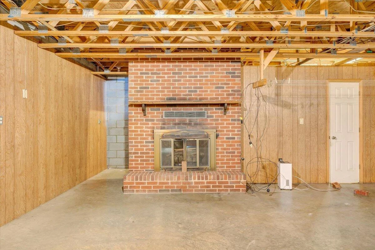 75 Round Hill RD - Photo 35