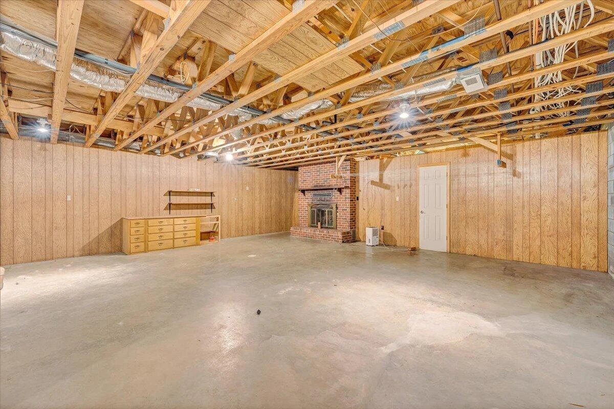 75 Round Hill RD - Photo 36