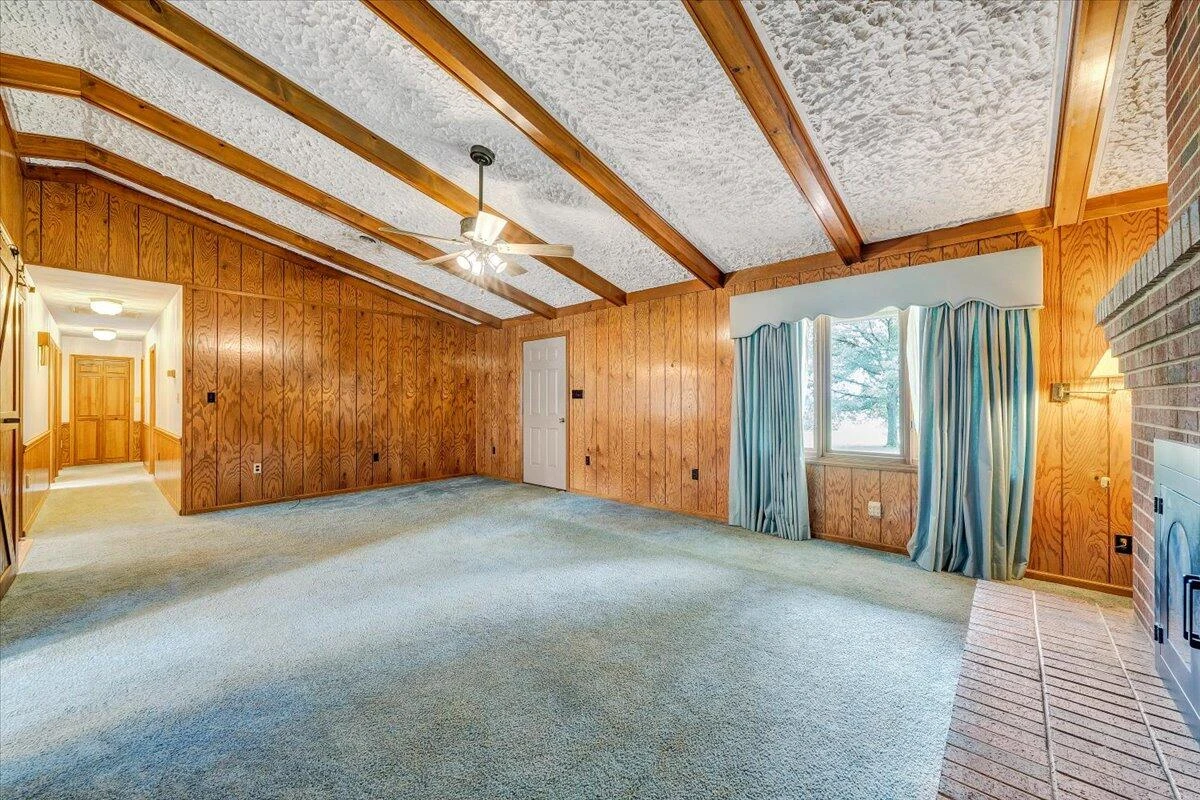 75 Round Hill RD - Photo 6