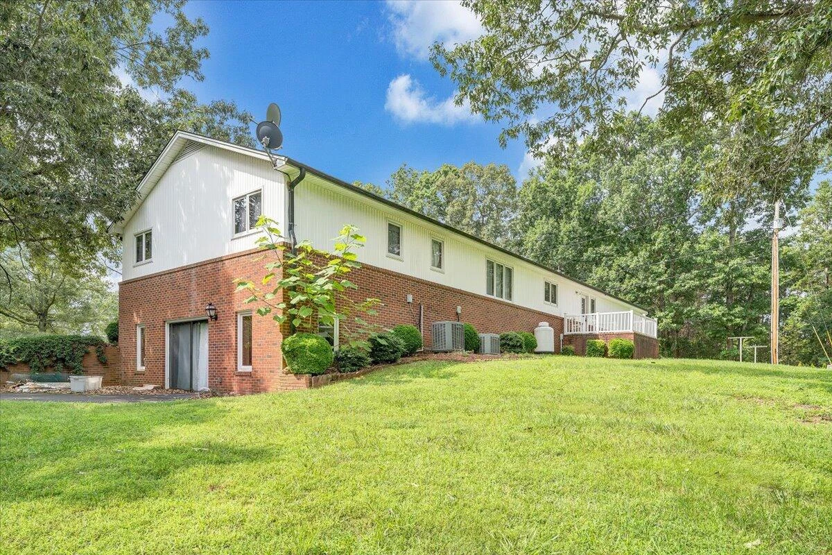 75 Round Hill RD - Photo 60