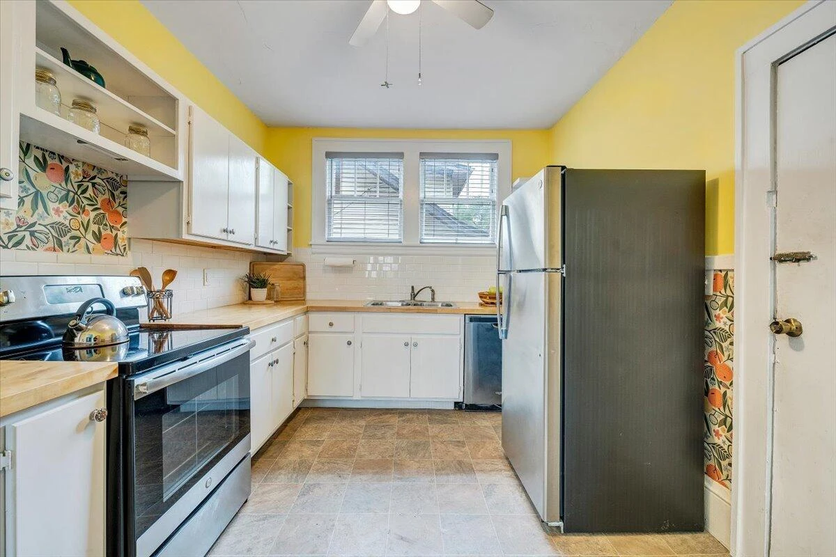 610 8th ST - Photo 16