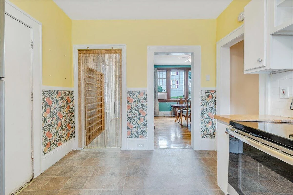610 8th ST - Photo 18