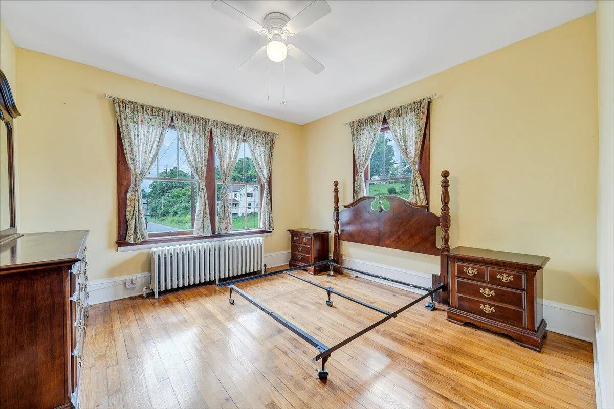 610 8th ST - Photo 24