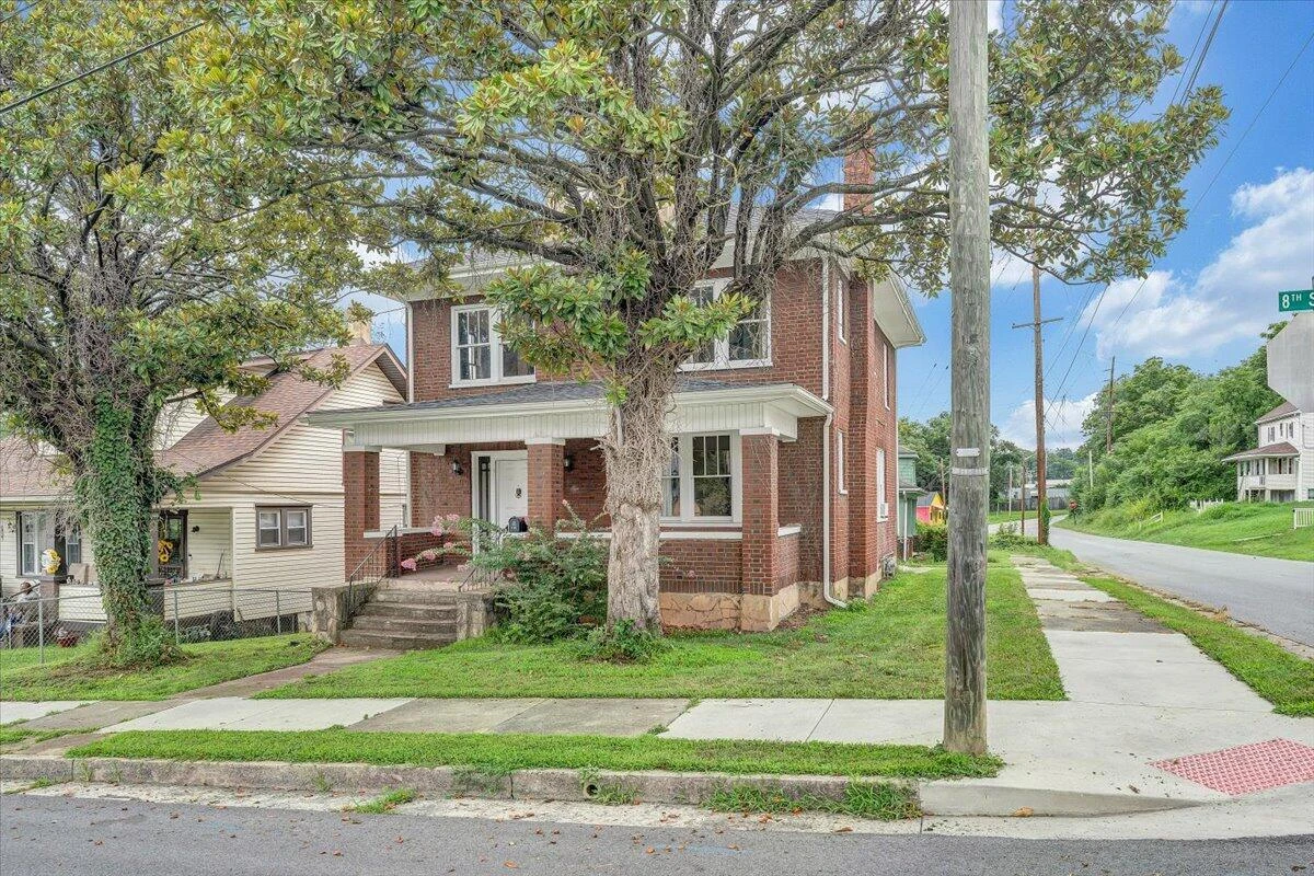610 8th ST - Photo 32