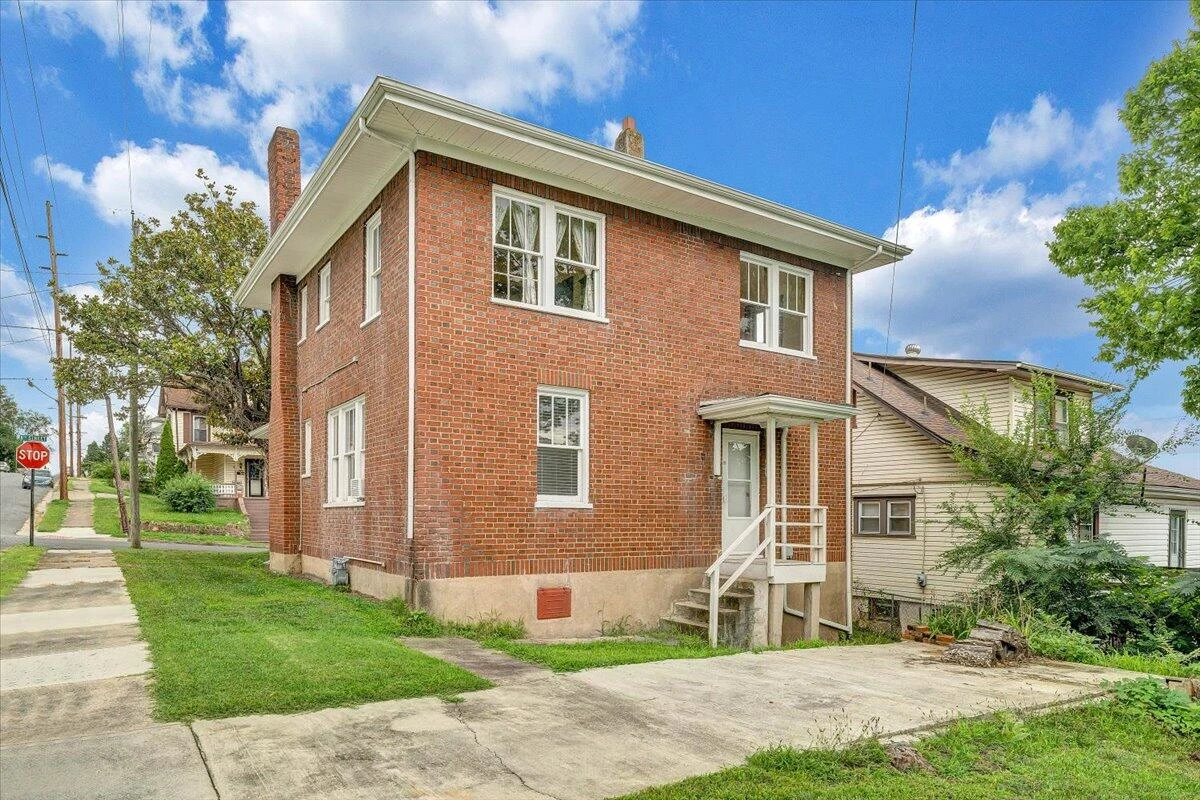 610 8th ST - Photo 33
