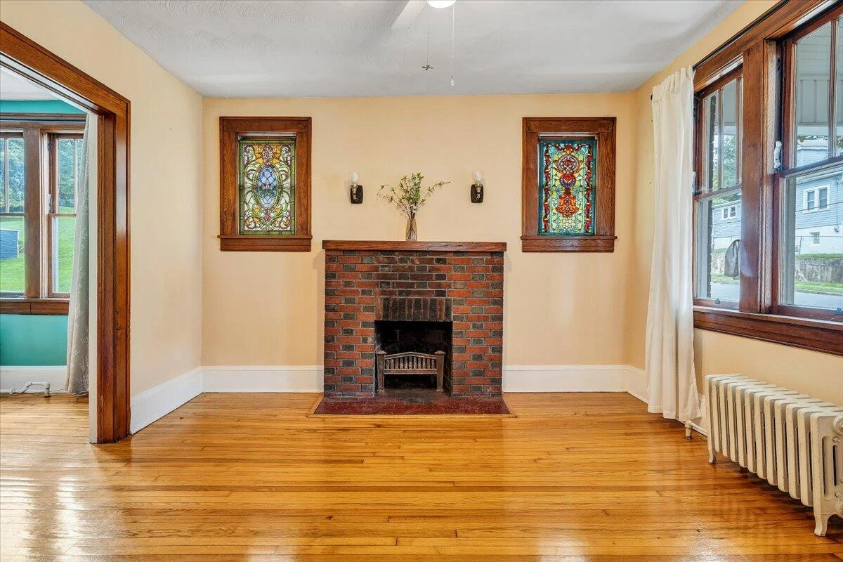610 8th ST - Photo 9