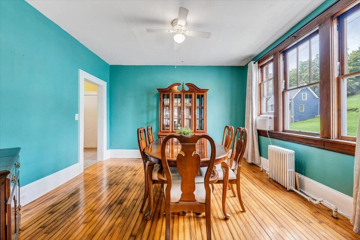 610 8th ST - Photo 12