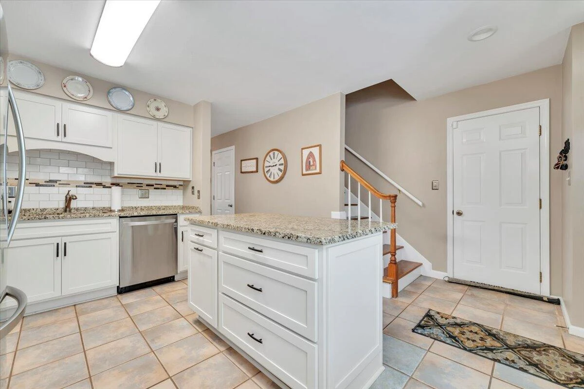 4707 Wembley PL - Photo 10