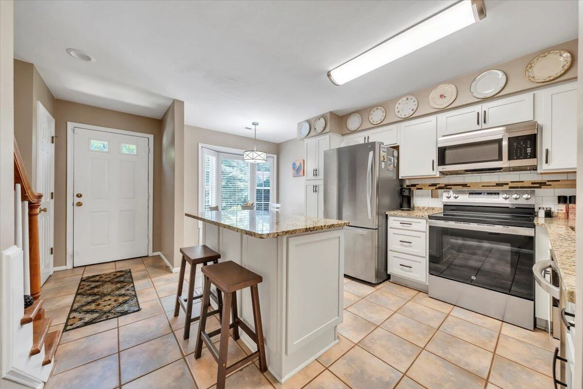 4707 Wembley PL - Photo 3
