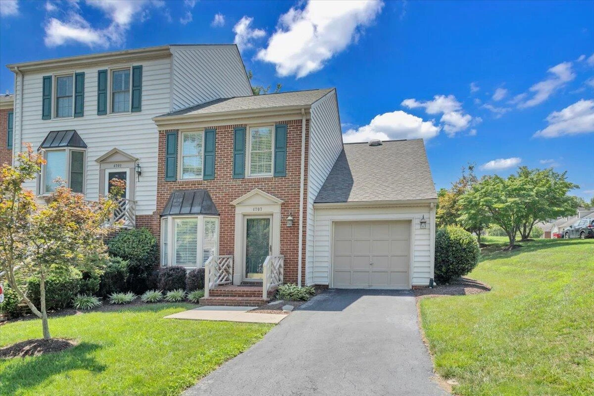 4707 Wembley PL - Photo 32