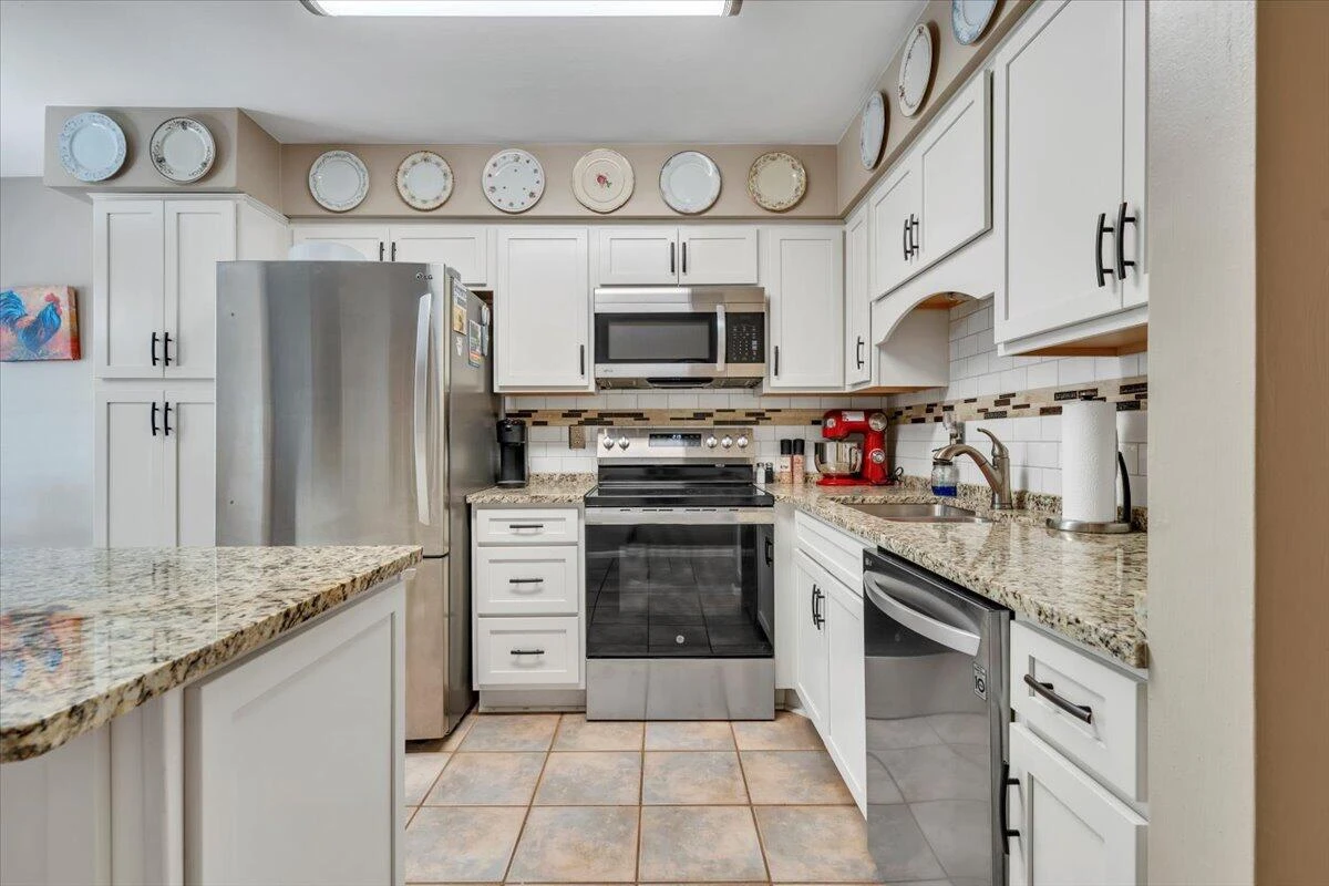 4707 Wembley PL - Photo 4