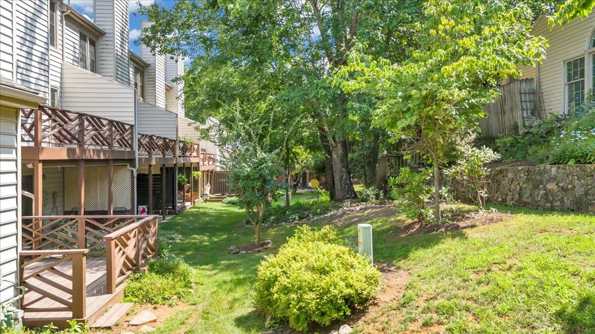 4707 Wembley PL - Photo 63