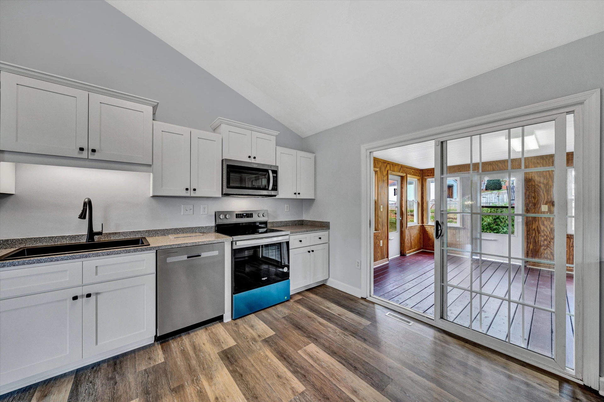2603 Meadow Springs CIR - Photo 11