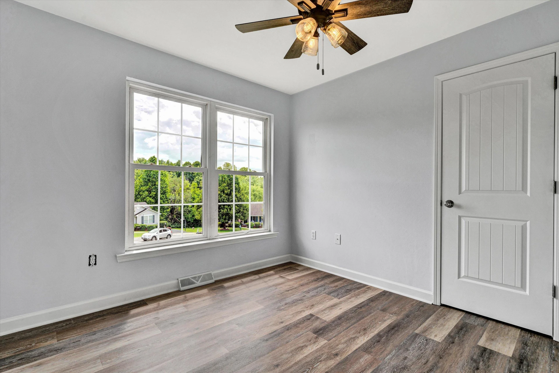 2603 Meadow Springs CIR - Photo 20