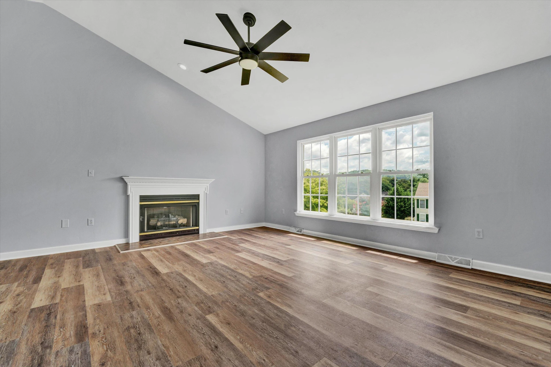 2603 Meadow Springs CIR - Photo 4