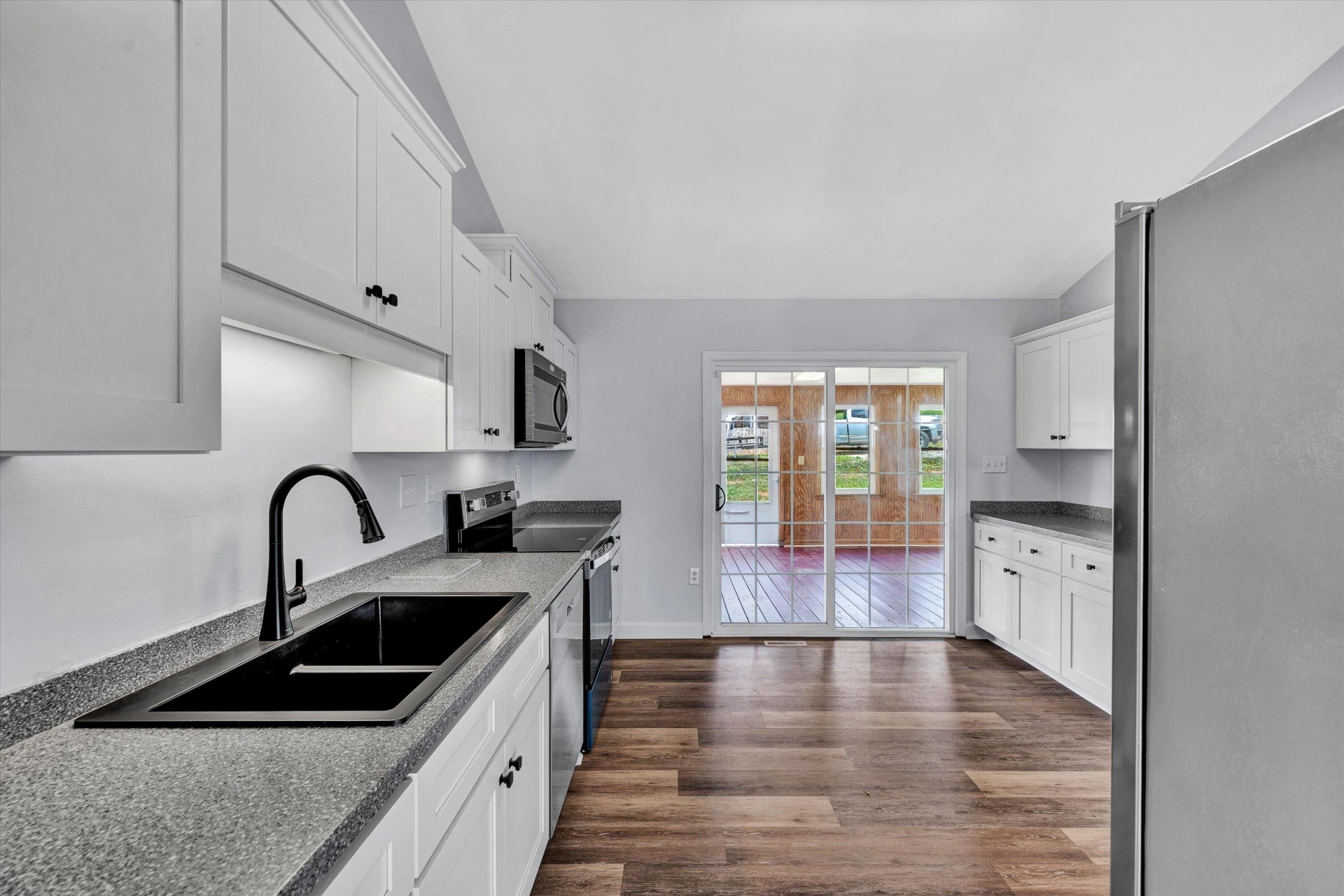 2603 Meadow Springs CIR - Photo 9