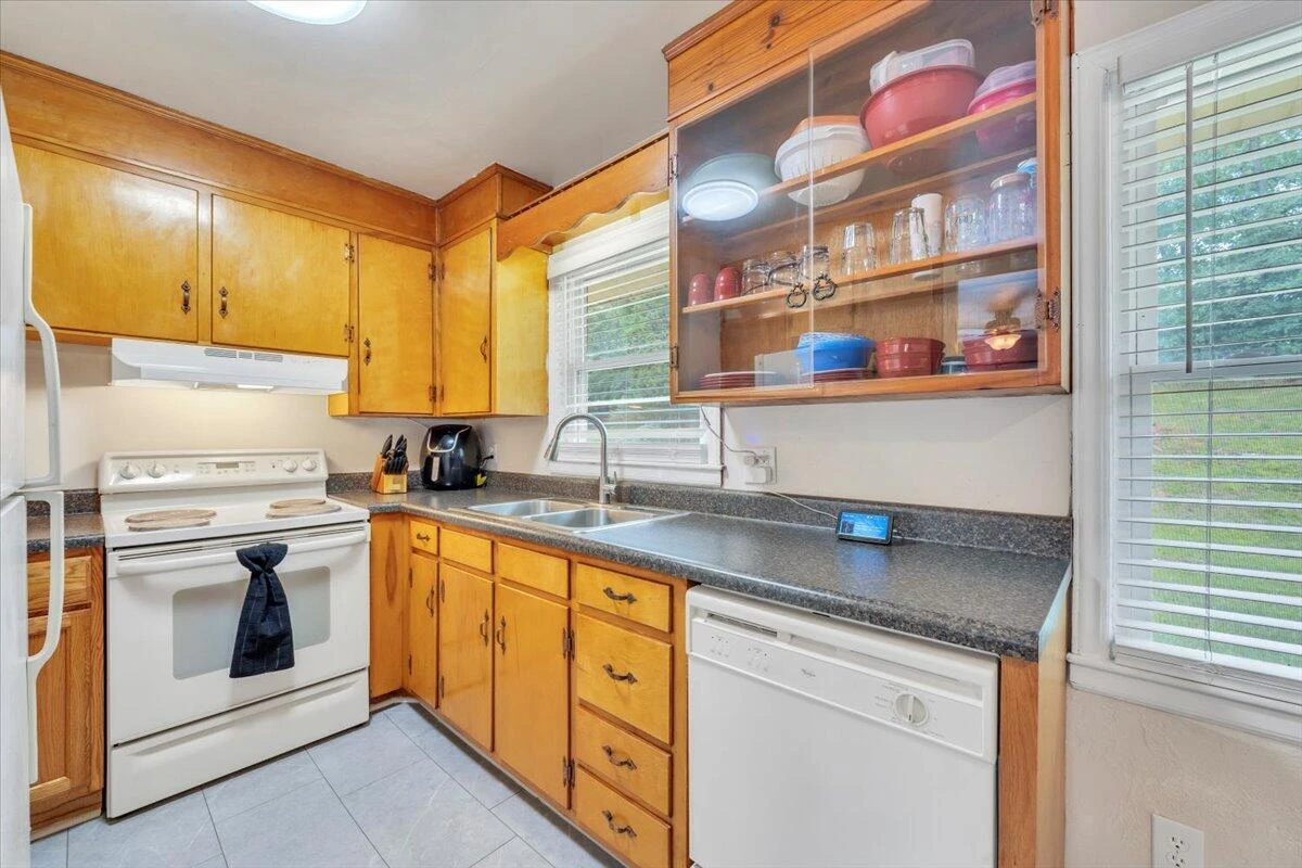 224 Cherryhill RD - Photo 10