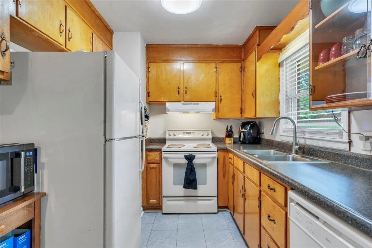 224 Cherryhill RD - Photo 11