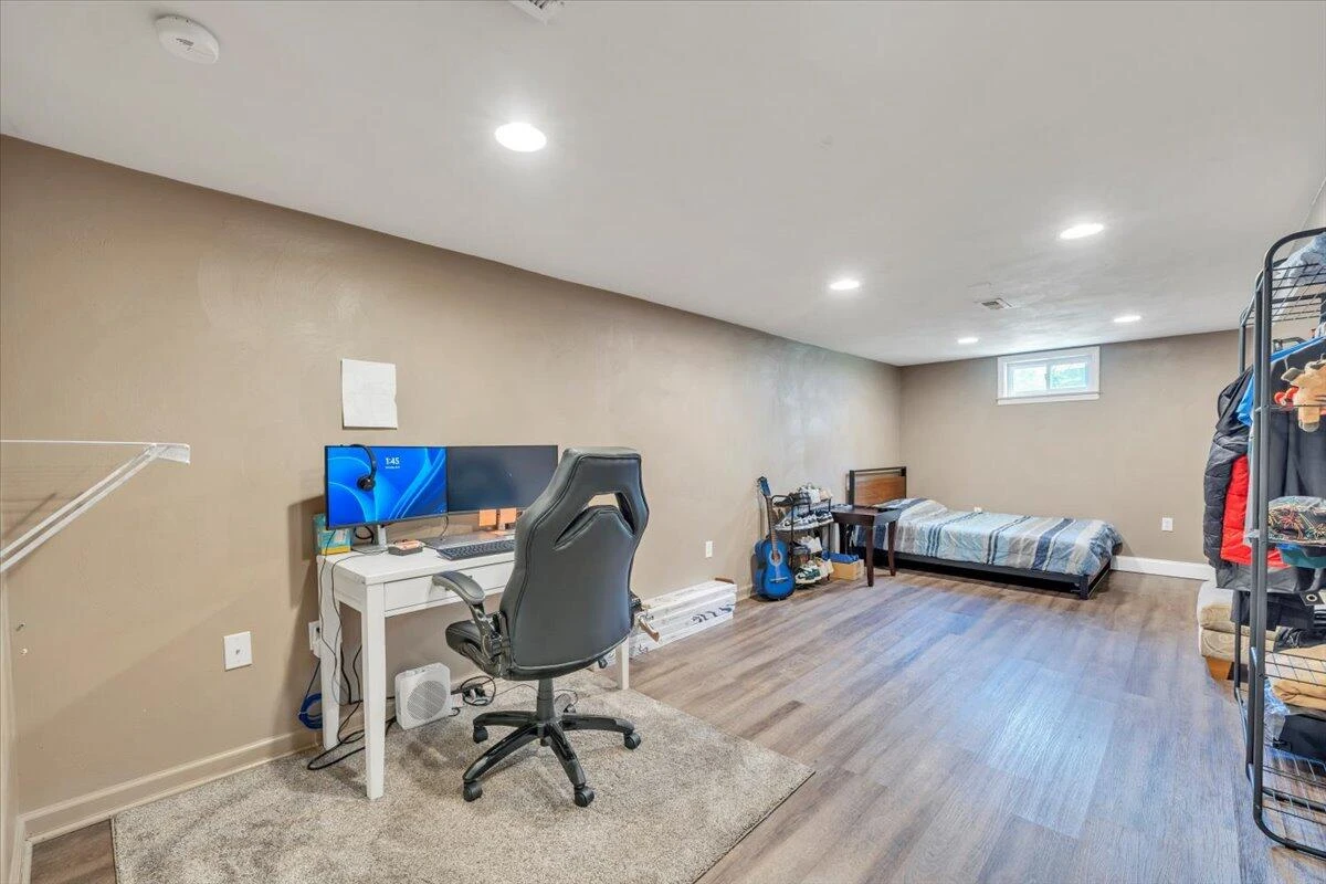 224 Cherryhill RD - Photo 24