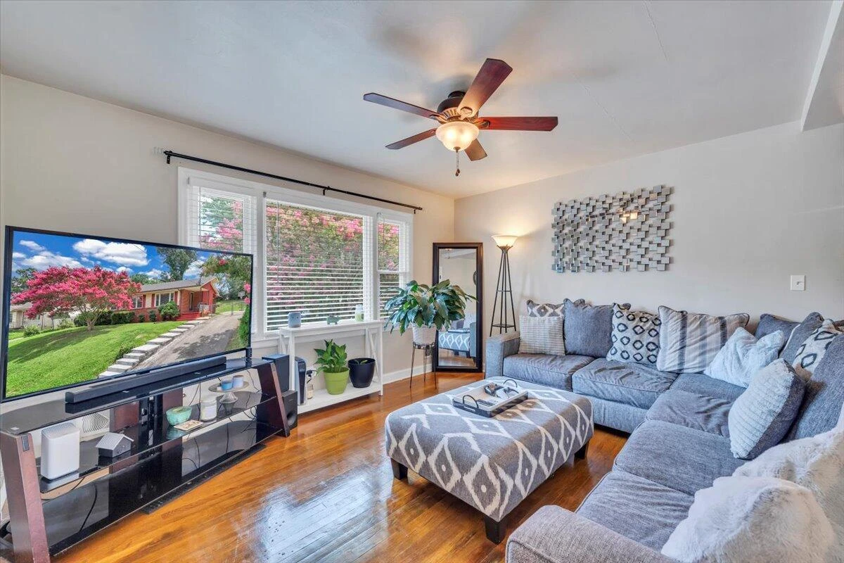 224 Cherryhill RD - Photo 3