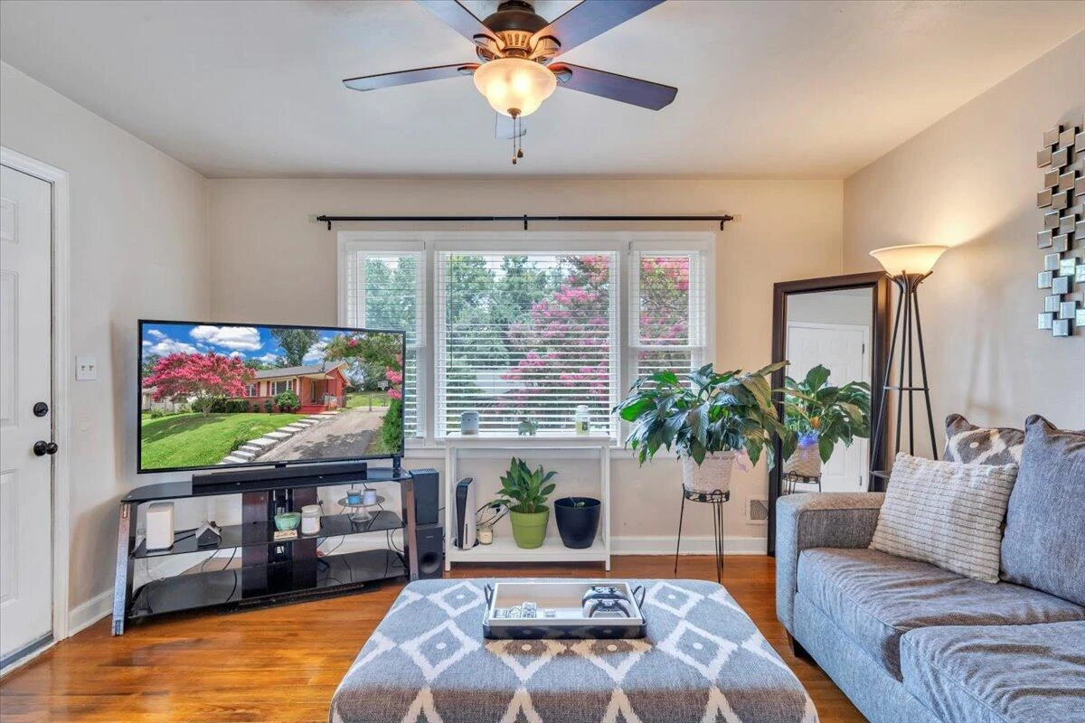 224 Cherryhill RD - Photo 4