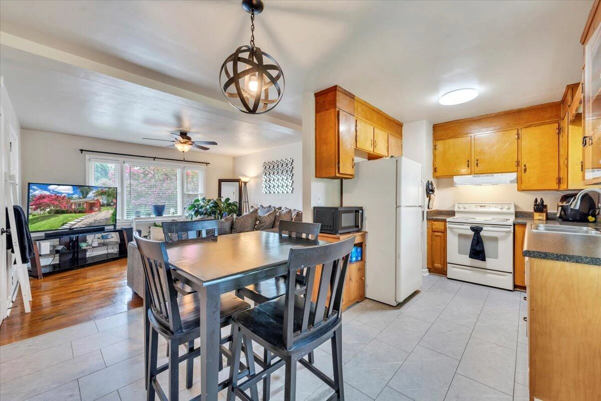 224 Cherryhill RD - Photo 9