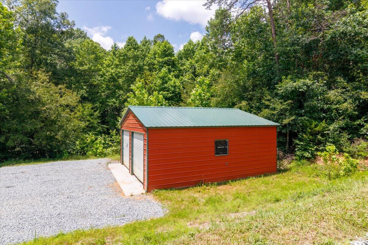 2539 Ashpone Tavern RD - Photo 38
