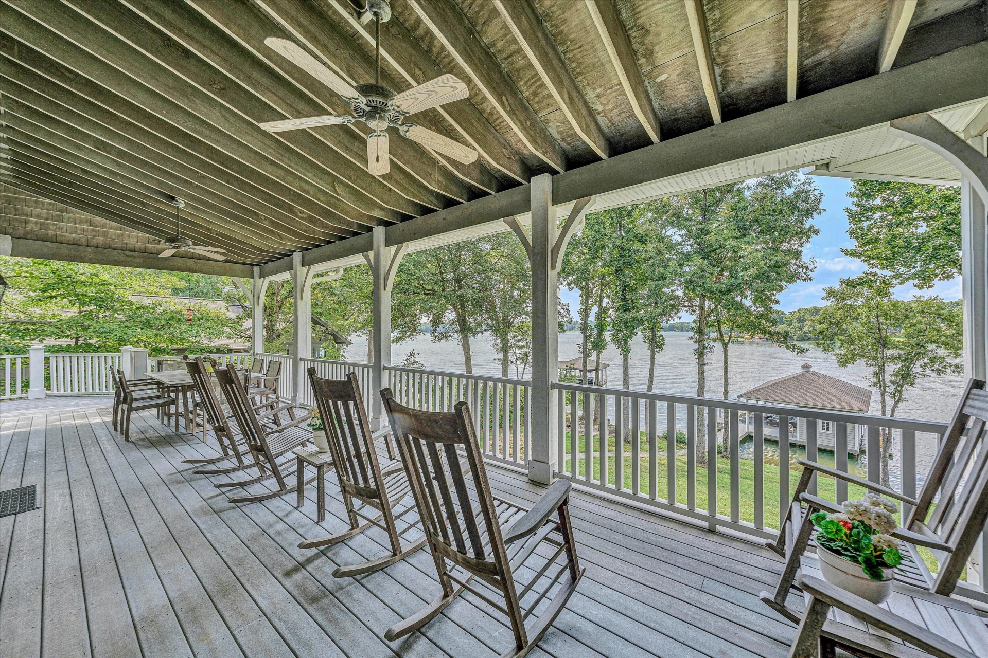 219 Lee DR - Photo 24