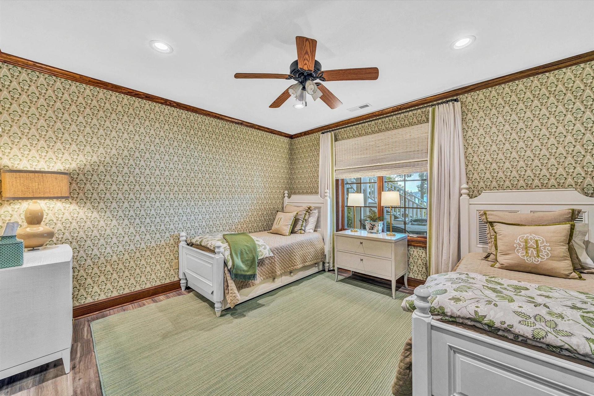 219 Lee DR - Photo 44