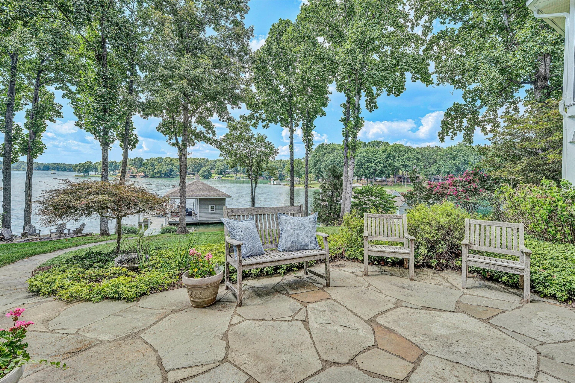 219 Lee DR - Photo 63
