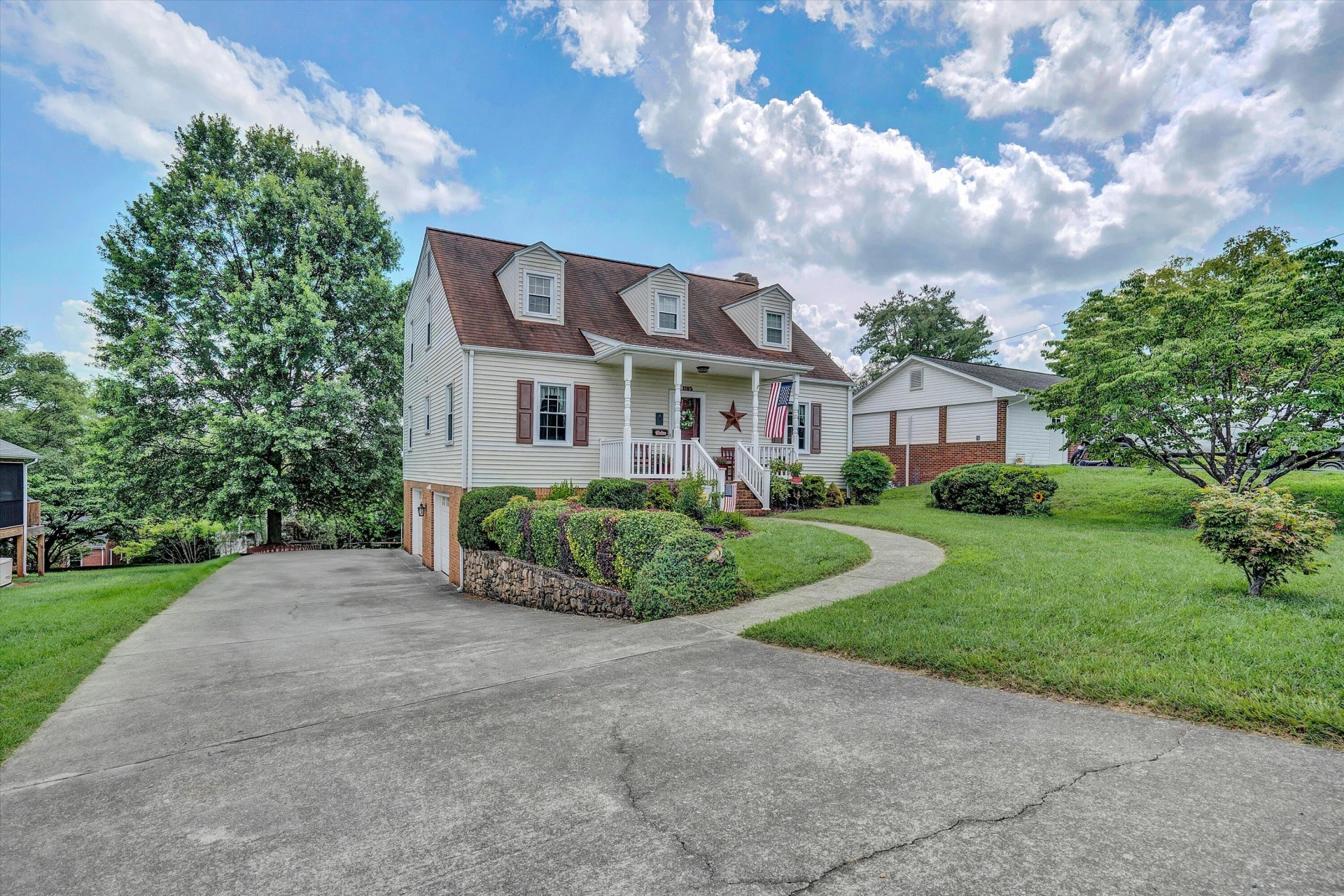 1105 Halliahurst AVE - Photo 2