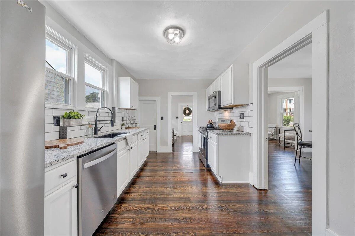 1111 Pechin AVE - Photo 11