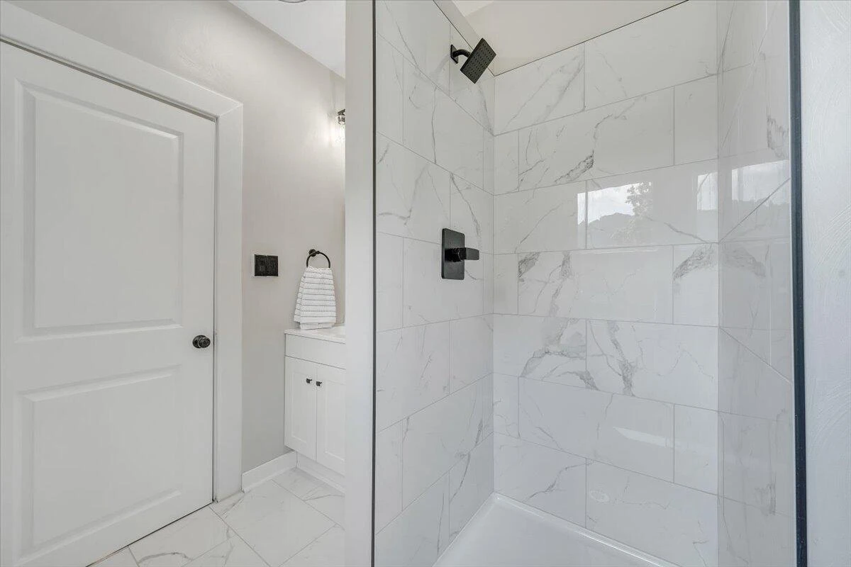 1111 Pechin AVE - Photo 18