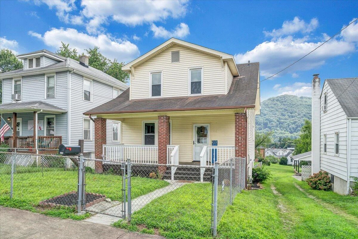 1111 Pechin AVE - Photo 2