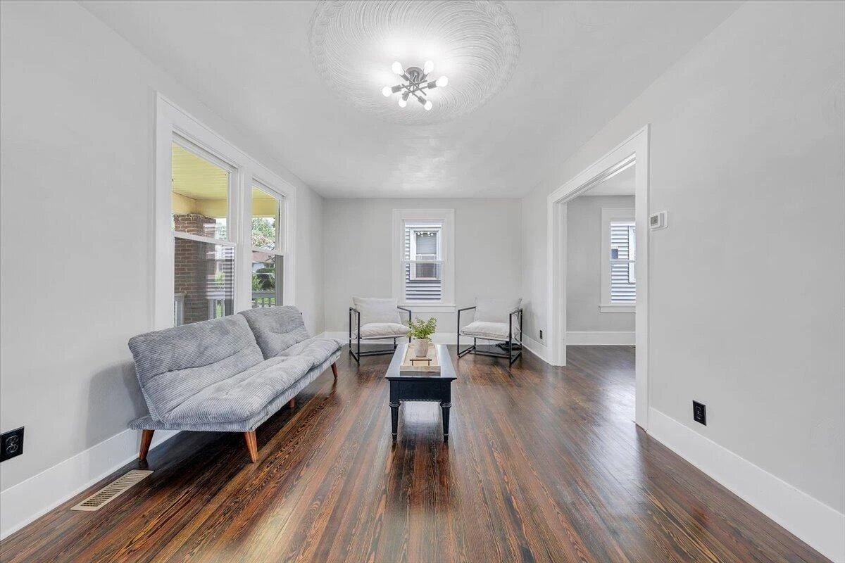 1111 Pechin AVE - Photo 5