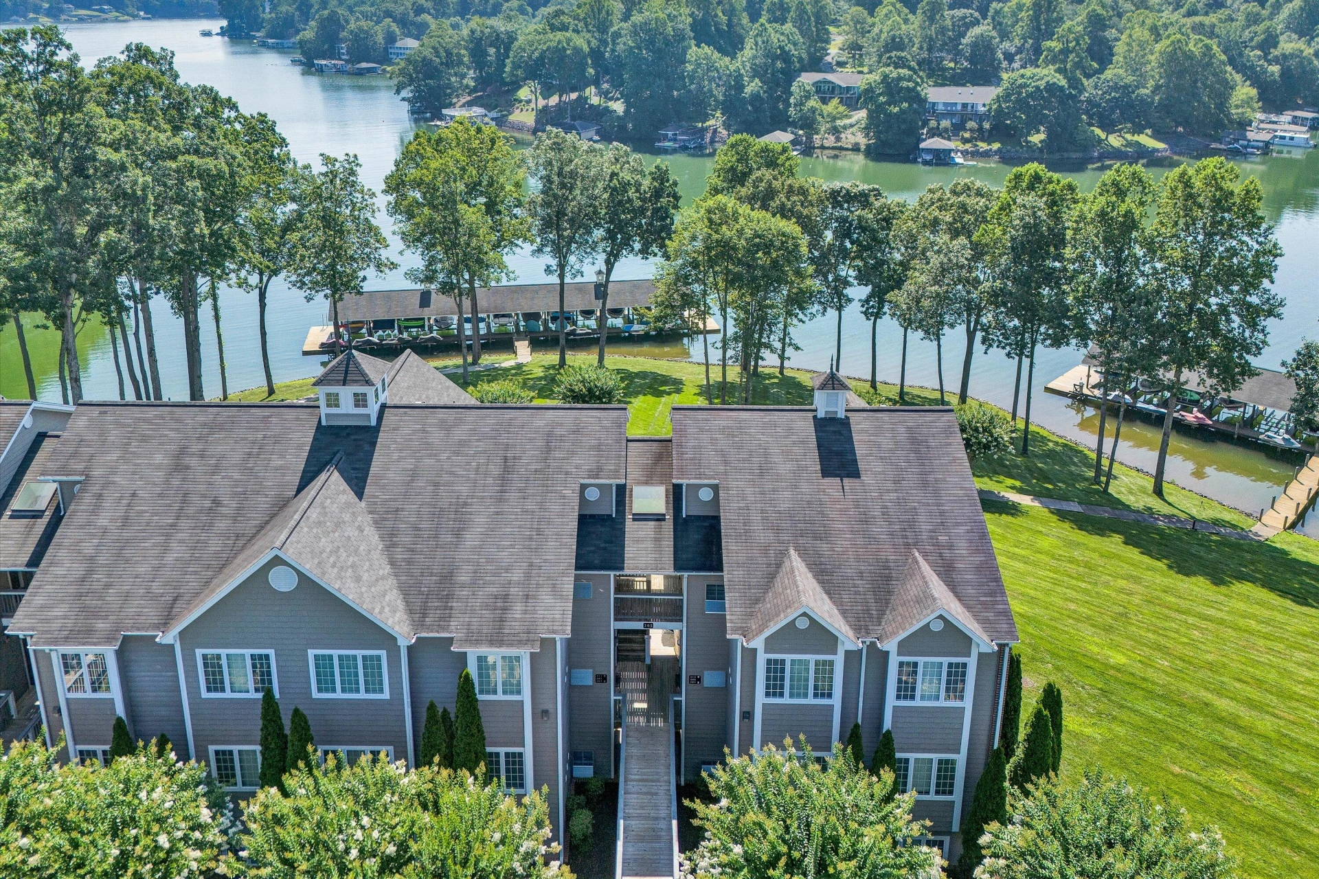 305 South Pointe Shore DR #204