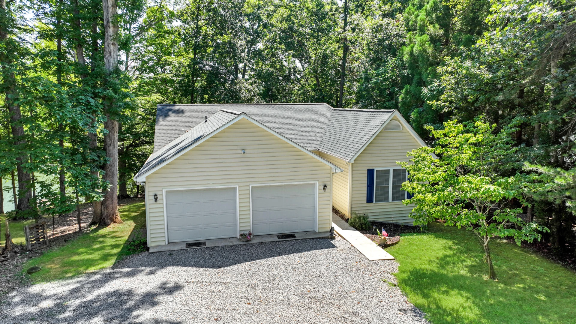 112 Hilltop DR