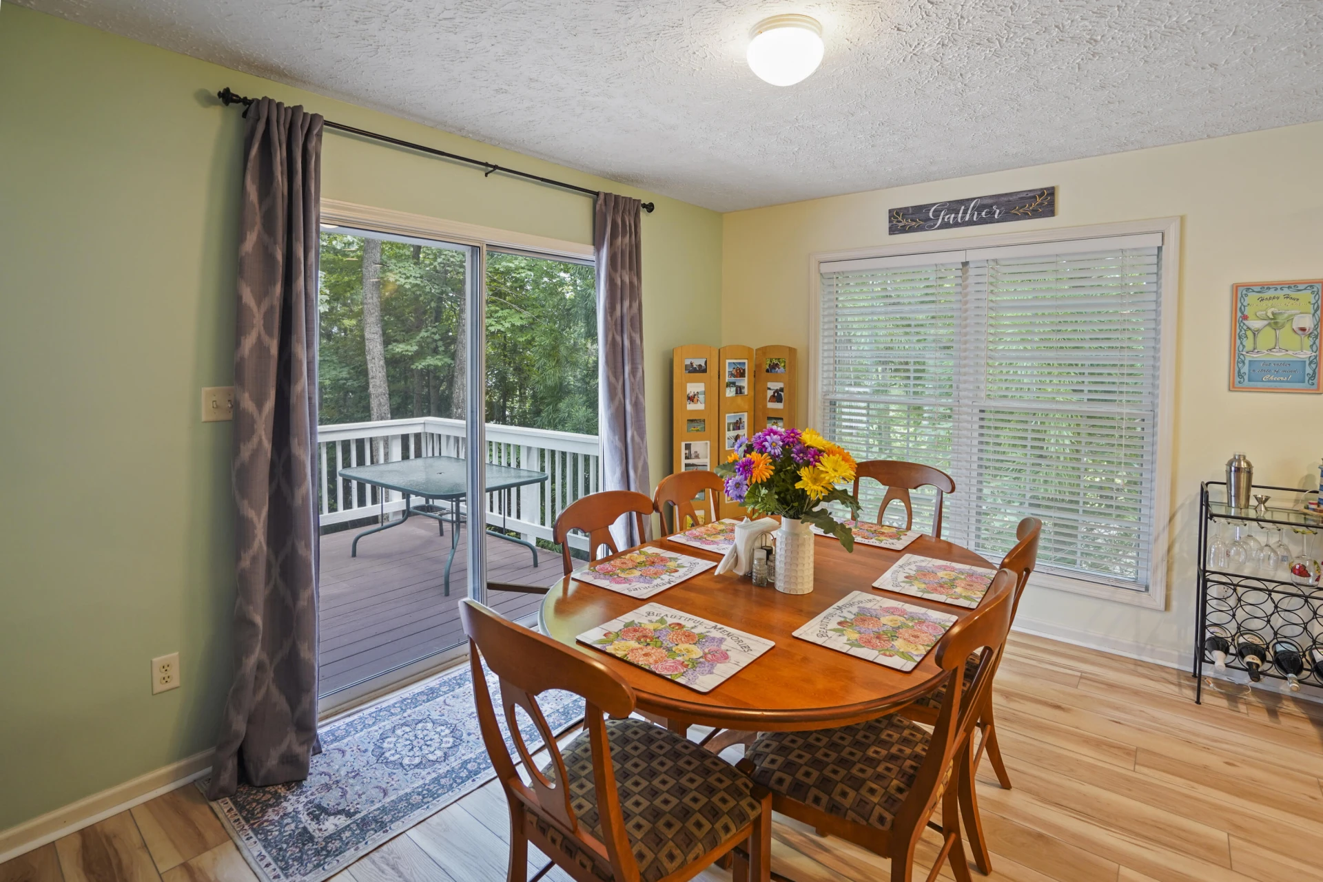 112 Hilltop DR - Photo 10