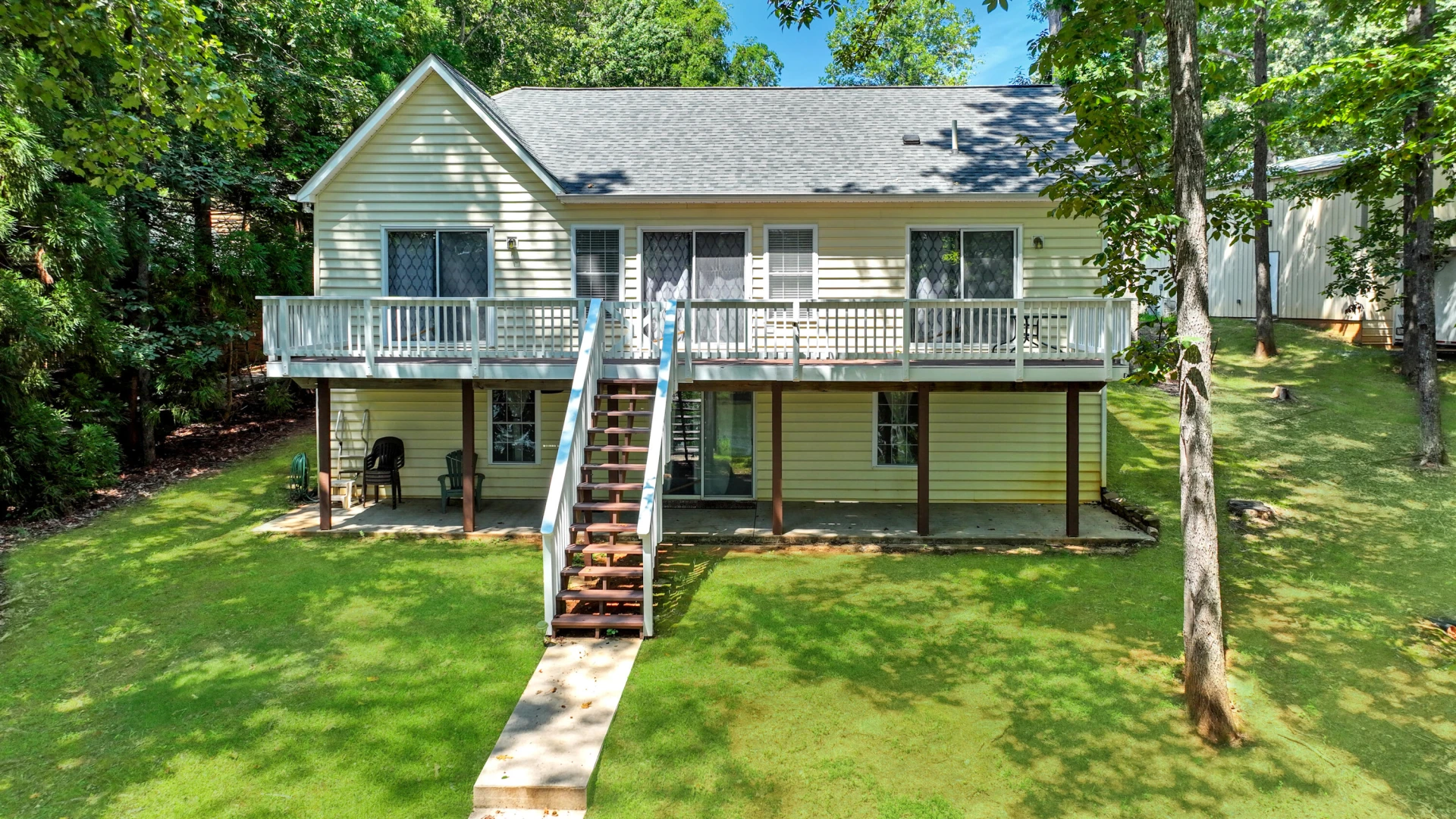 112 Hilltop DR - Photo 4