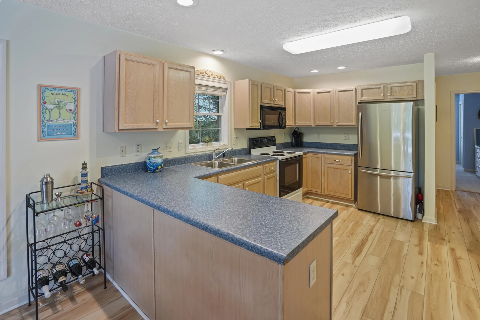 112 Hilltop DR - Photo 9