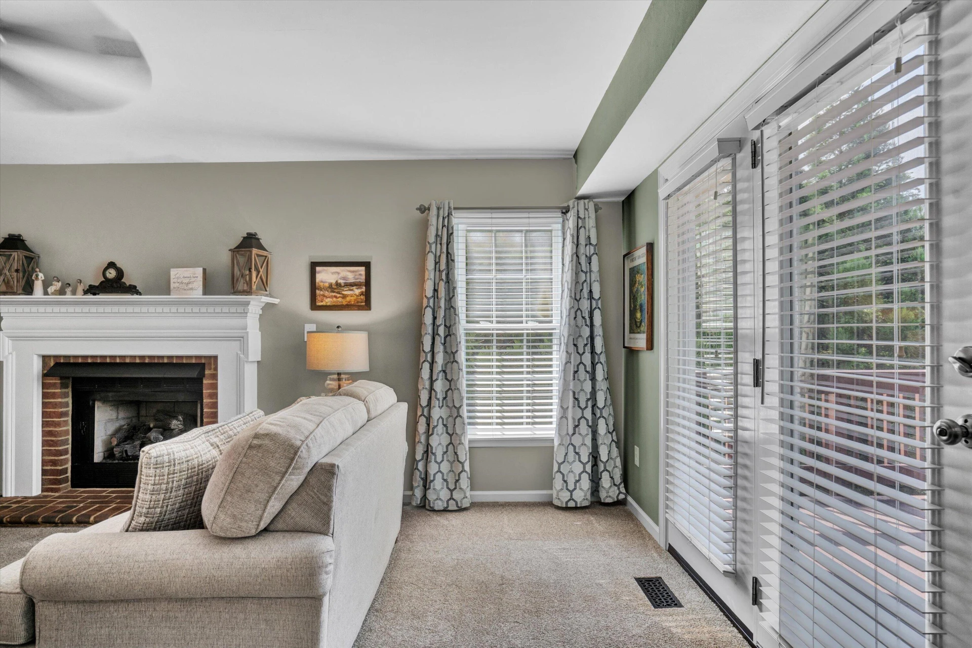 297 Applewood DR - Photo 17