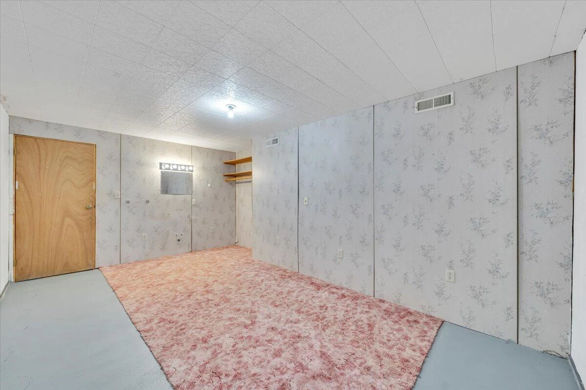 469 Ingal BLVD - Photo 17