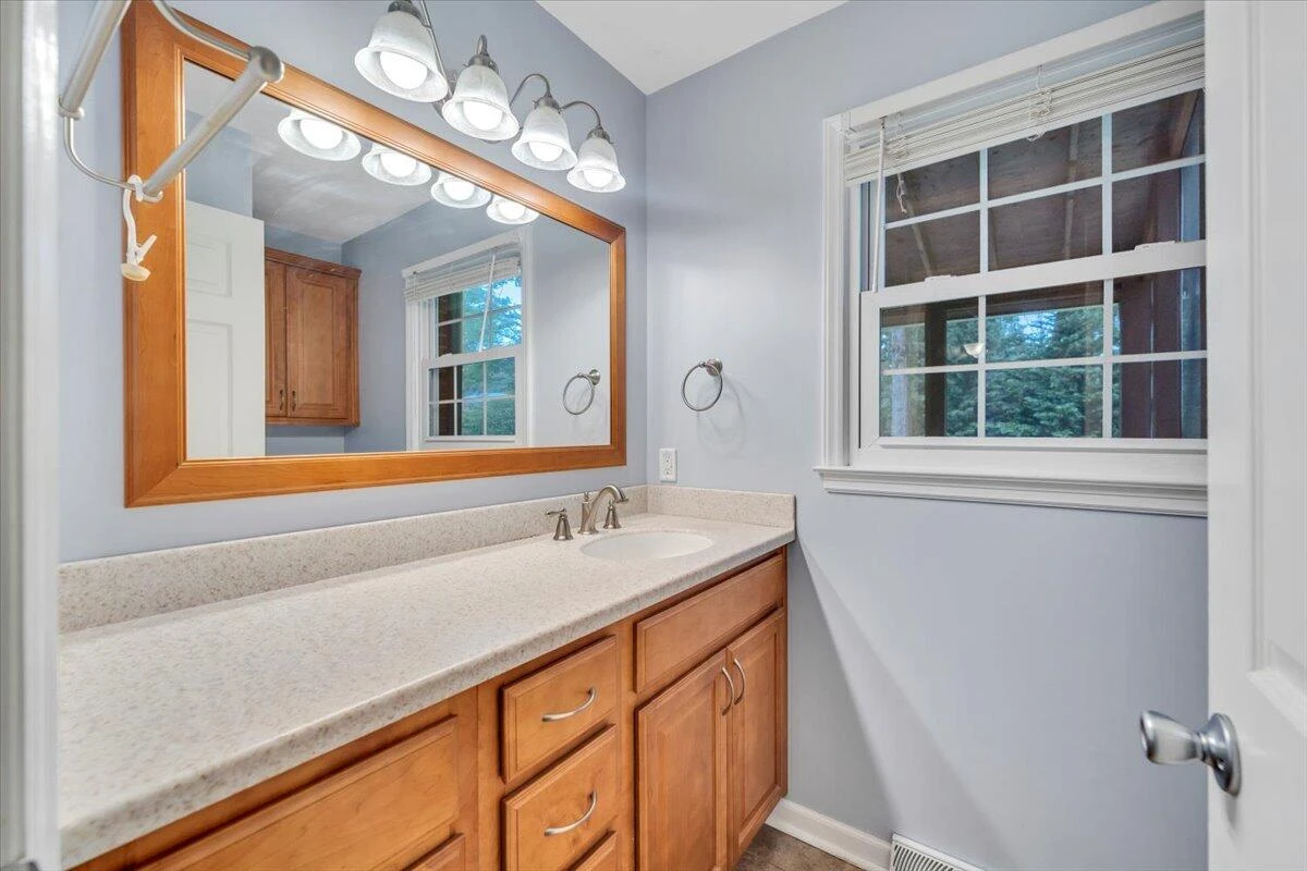 469 Ingal BLVD - Photo 8