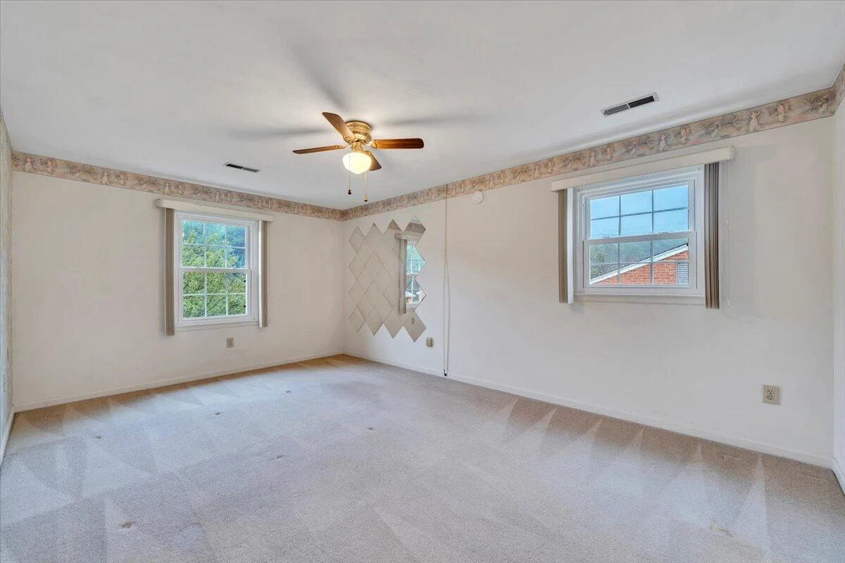 469 Ingal BLVD - Photo 9