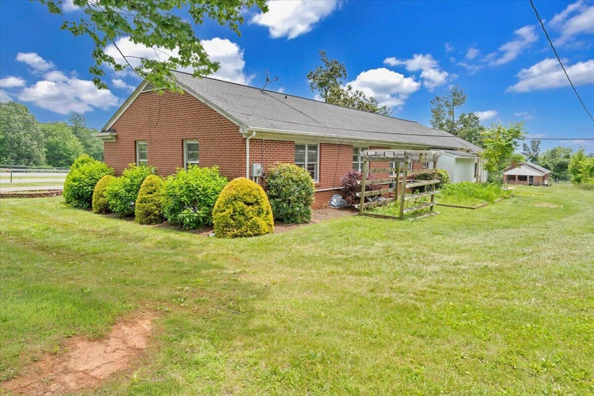19503 Virgil Goode Hwy - Photo 32