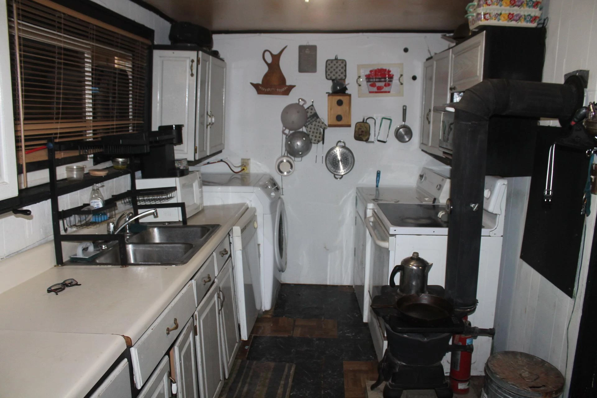 1318 Dale AVE - Photo 9