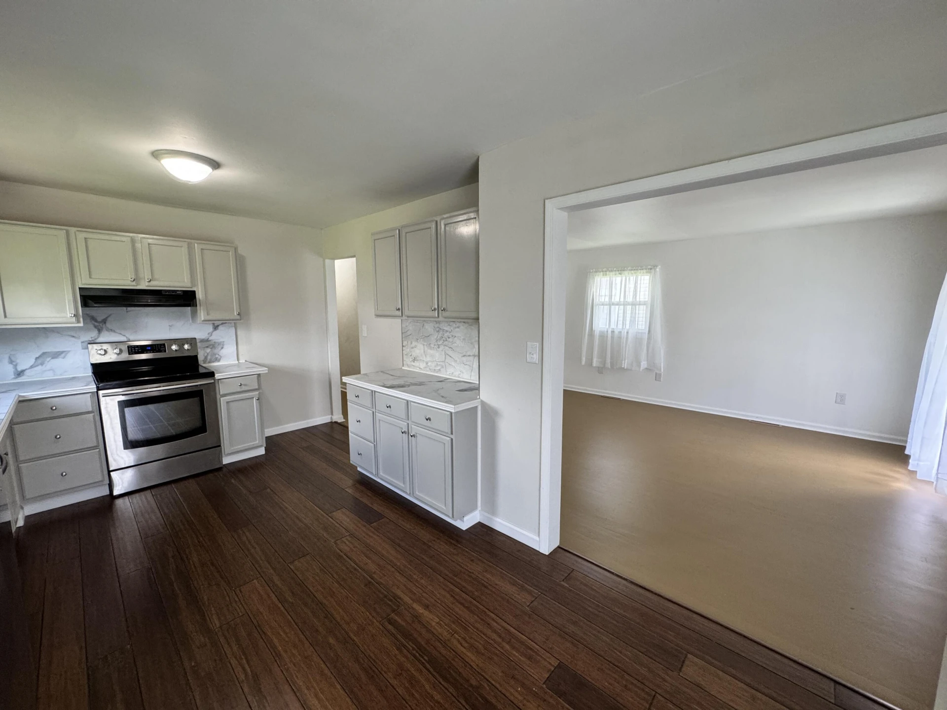 327 Lexington AVE - Photo 4