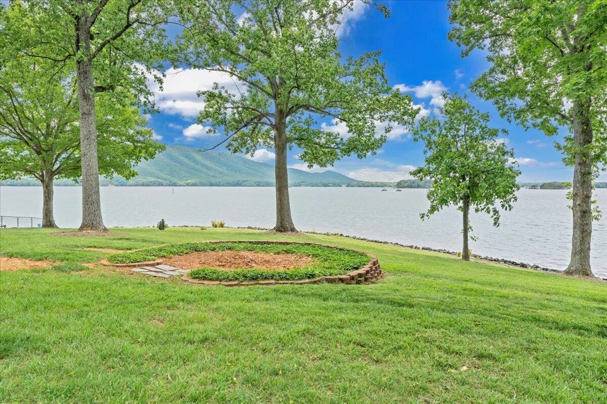 230 Lee DR - Photo 106